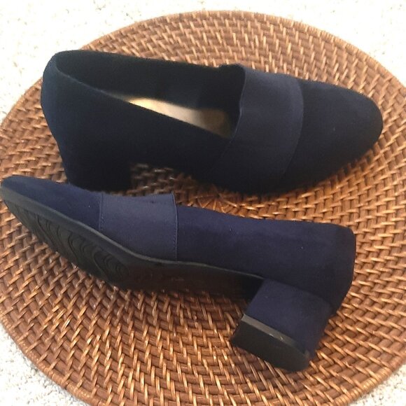 East 5th Suede Block Heel Dress Shoes - Picture 5 of 8